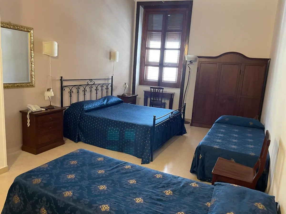 Sorella Luna Syracuse