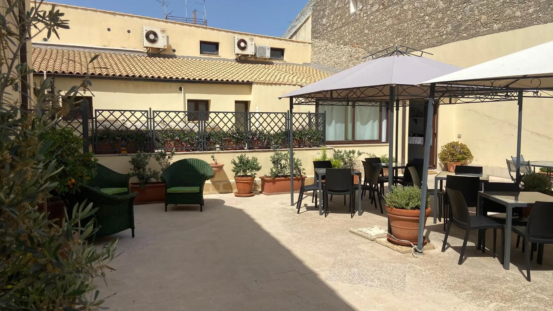 Bed & Breakfast Sorella Luna Syracuse